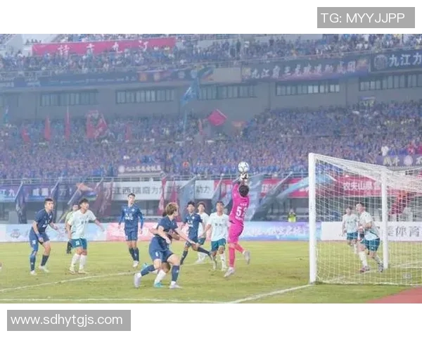 超级对决震撼登场 足球八卦风云再掀高潮精彩对抗成赛季最大亮点