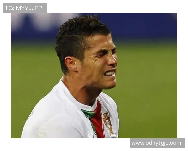 C罗社交平台最新动态汇总深度盘点球王近期热帖内容解析